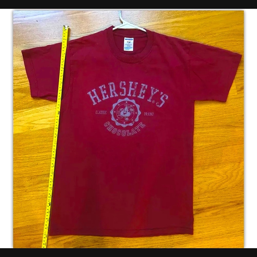 Hershey’s Chocolate co. Red t shirt. Men’s medium vintage